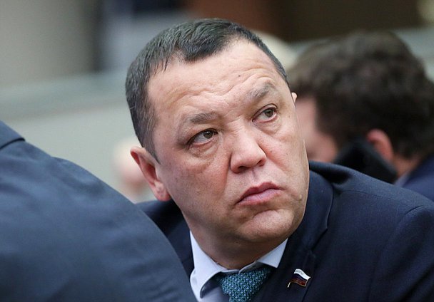 Член Комитета по безопасности и противодействию коррупции Динар Гильмутдинов