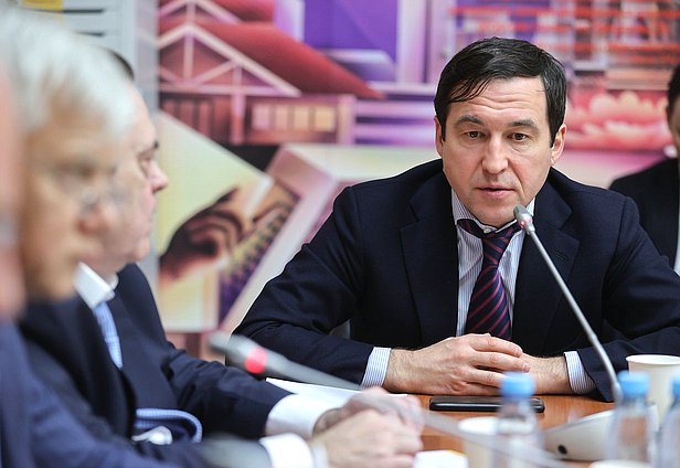 Первый заместитель Председателя Комитета по контролю Дмитрий Гусев