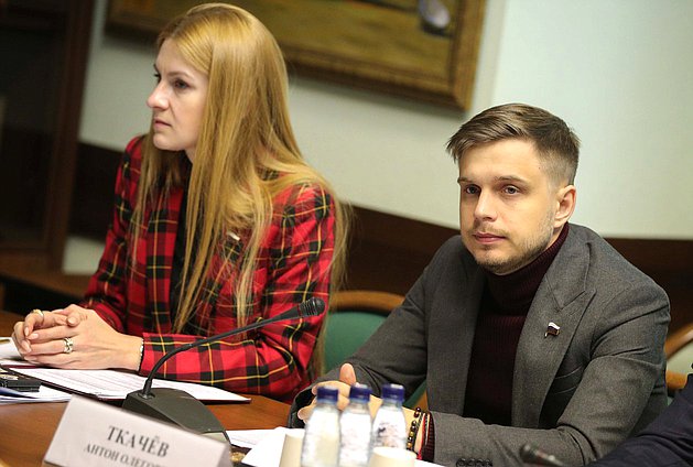 Member of the Committee on International Affairs Maria Butina and member of the Committee on Informational Policy, Technologies and Communications Anton Tkachev