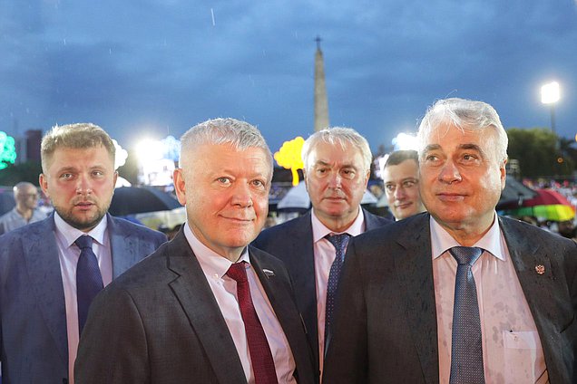 Deputy Chairman of the State Duma Boris Chernyshov, Chairman of the Committee on Security and Corruption Control Vasily Piskarev, Chairman of the Committee on Defence Andrey Kartapolov and Chairman of the Committee on Energy Pavel Zavalny
