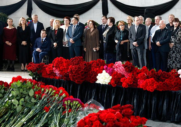 Церемония прощания с членом Комитета по труду, социальной политике и делам ветеранов Михаилом Тарасенко