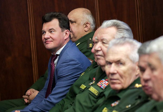 Член Комитета по обороне Роман Романенко