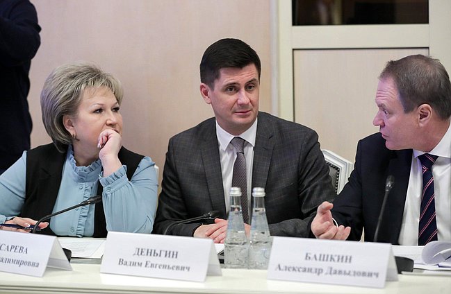Senators Elena Pisareva, Vadim Dengin and Alexander Bashkin