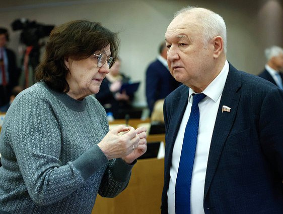 Член Комитета по охране здоровья Римма Утяшева и Первый заместитель Председателя Комитета по делам национальностей Ильдар Гильмутдинов