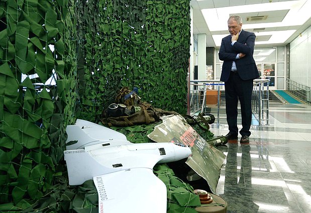 Открытие выставки, посвященной 10-летию создания Федеральной службы войск национальной гвардии РФ и 215-й годовщине войск правопорядка