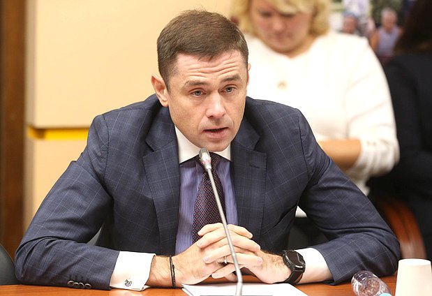 Заместитель Председателя Комитета по строительству и жилищно-коммунальному хозяйству Александр Аксененко