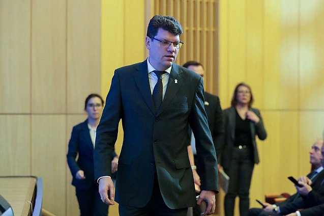 Первый заместитель Председателя Комитета по экономической политике Денис Кравченко