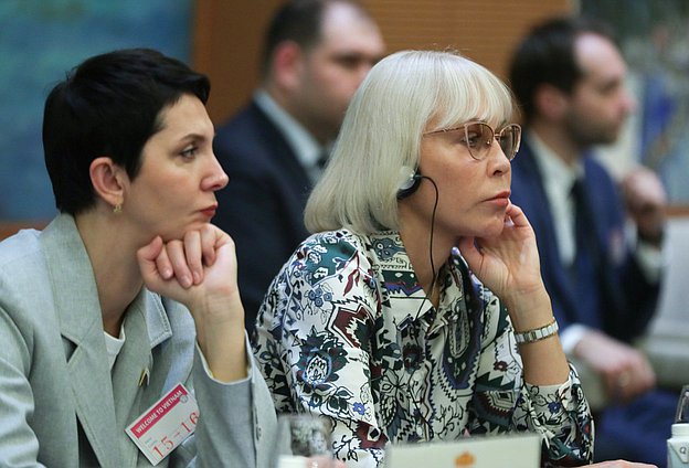 Deputy Chairwoman of the Committee on Ecology, Natural Resources and Environment Protection Zhanna Ryabtseva and First Deputy Chairwoman of the Committee on Economic Policy Nadezhda Shkolkina