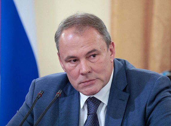 Председатель Комитета по международным делам Петр Толстой