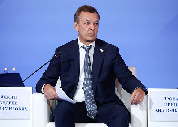 Первый заместитель Председателя Совета Федерации Андрей Яцкин