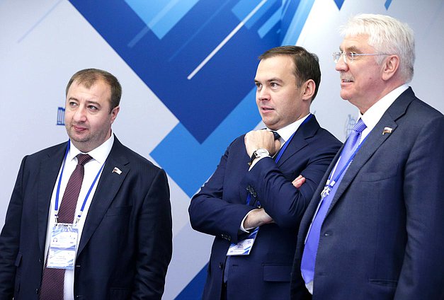 Member of the Committee on International Affairs Rasul Botashev, First Deputy Chairman of the Committee on Natural Resources, Property and Land Iurii Afonin and Deputy Chairman of the Committee on International Affairs Aleksei Chepa