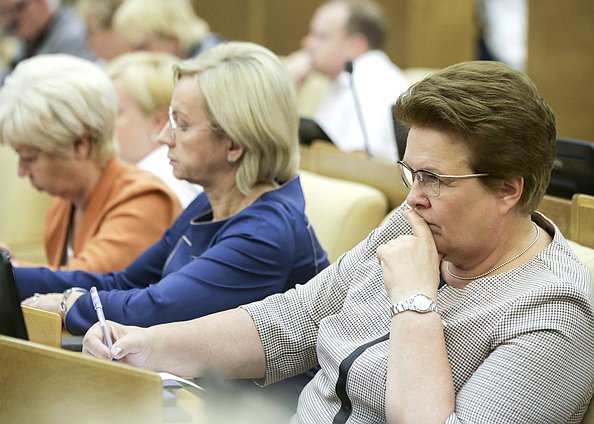 Первый заместитель Председателя Комитета по вопросам семьи, женщин и детей Ольга Окунева