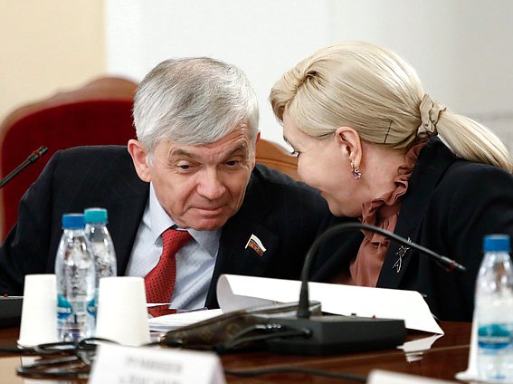 Член Комитета по охране здоровья Александр Петров