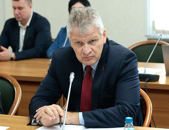Член Комитета по охране здоровья Алексей Куринный