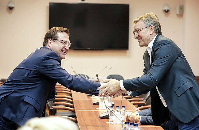 Члены Комитета по бюджету и налогам Дмитрий Юрков и Айрат Фаррахов