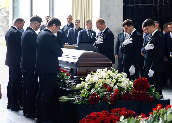 Церемония прощания с членом Комитета по труду, социальной политике и делам ветеранов Михаилом Тарасенко