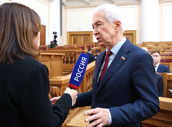 Руководитель фракции "Единая Россия" Александр Васильев