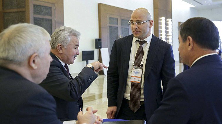 Chairman of the Committee on Transport and Construction Evgenii Moskvichev and Deputy Chairman of the Committee on Physical Culture, Sport and Youth Affairs Artur Taimazov