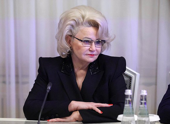 Председатель Комитета по защите семьи, вопросам отцовства, материнства и детства Нина Останина