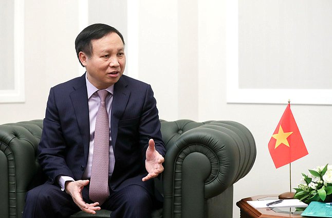 Чрезвычайный и Полномочный Посол Вьетнама в России Нго Дык Мань