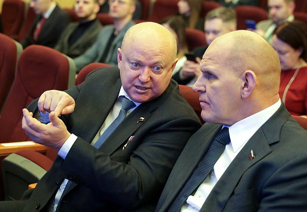 First Deputy Chairman of the Committee on Defence Andrey Krasov and senator of the Russian Federation Alexander Karelin