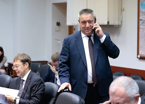 Член Комитета по бюджету и налогам Глеб Хор