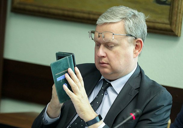 Заместитель Председателя Комитета по экономической политике Михаил Делягин