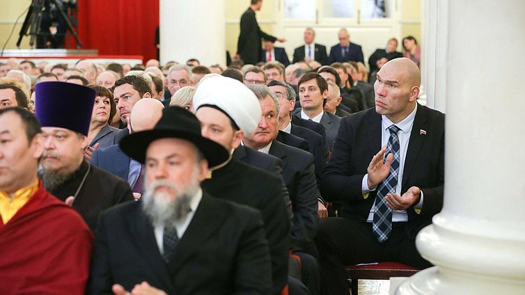 Совместное собрание членов Совета Федерации и депутатов Государственной Думы, посвященное вопросам борьбы с терроризмом.