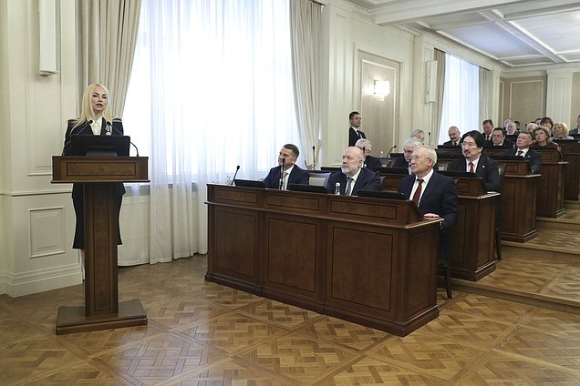 Награждение депутата Парламента Республики Молдова Марины Таубер орденом Дружбы