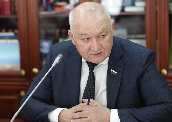 Первый заместитель Председателя Комитета по делам национальностей Ильдар Гильмутдинов