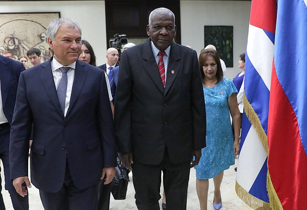 El Jefe de la Duma Estatal Vyacheslav Volodin y el Jefe de la Asamblea Nacional del Poder Popular y del Consejo de Estado de la República de Cuba, Esteban Lazo Hernández