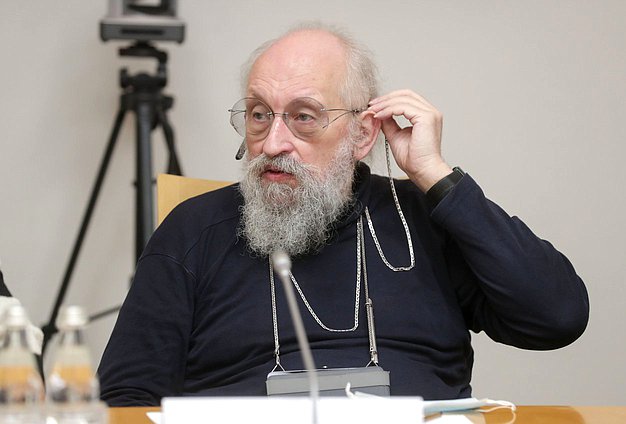 Член Комитета по просвещению Анатолий Вассерман
