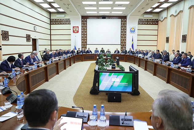 Выездное совещание на тему "Социально-экономическое развитие центральной экологической зоны Байкальской природной территории"