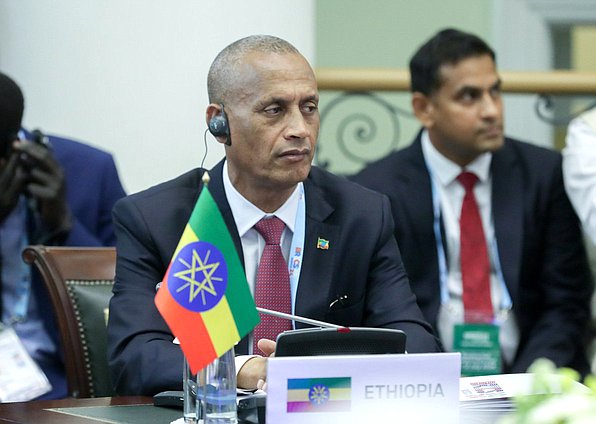 Спикер Совета Федерации Федеративной Демократической Республики Эфиопии Агенеху Тешагер