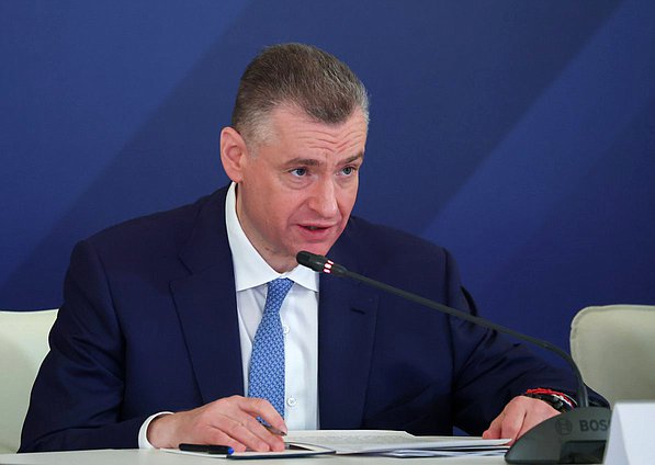 Руководитель фракции ЛДПР Леонид Слуцкий