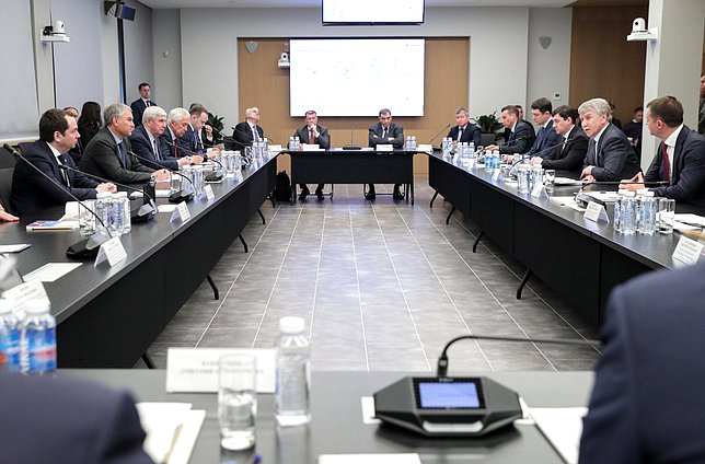 Выездное рабочее совещание Совета Государственной Думы в Центре строительства крупнотоннажных морских сооружений (ЦСКМС) в Мурманской области