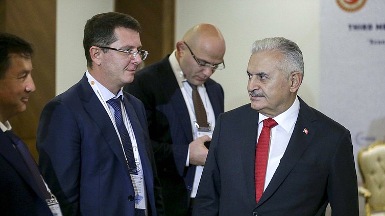 Chairman of the Great National Assembly of Turkey Binali Yıldırım and Chairman of the Committee on Economic Policy, Industry, Innovation, and Entrepreneurship Sergei Zhigarev