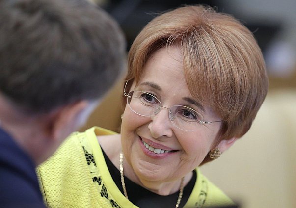 Член Комитета по бюджету и налогам Оксана Дмитриева
