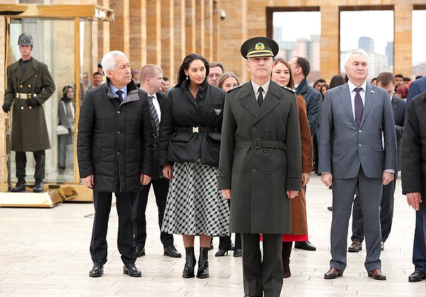 Leader of the United Russia faction Vladimir Vasiliev, member of the Committee on International Affairs Roza Chemeris, First Deputy Chairwoman of the Committee on Small and Medium Enterprises Alfiya Kogogina and Chairman of the Committee on Defence Andrey Kartapolov
