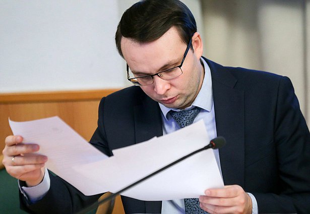 Член Комитета по федеративному устройству и вопросам местного самоуправления Юрий Волков