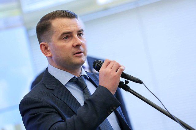 Председатель Комитета по труду, социальной политике и делам ветеранов Ярослав Нилов
