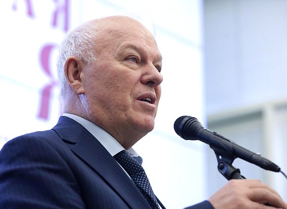 Заместитель Председателя Комитета по экологии, природным ресурсам и охране окружающей среды Анатолий Грешневиков