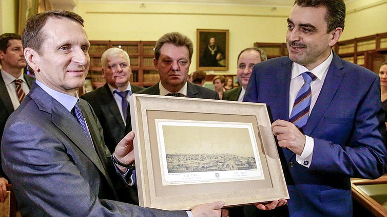 Рабочий визит Председателя Государственной Думы Федерального Собрания Российской Федерации С.Е.Нарышкина в Сибирский федеральный округ.
 Посещение Научной библиотеки Национального исследовательского Томского государственного университета.

