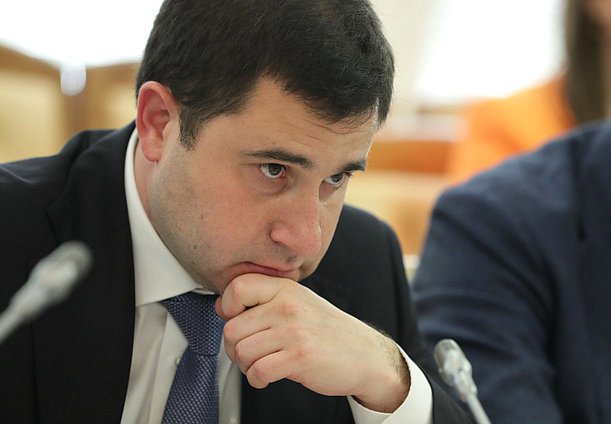 Заместитель Министра строительства и жилищно-коммунального хозяйства РФ Никита Стасишин