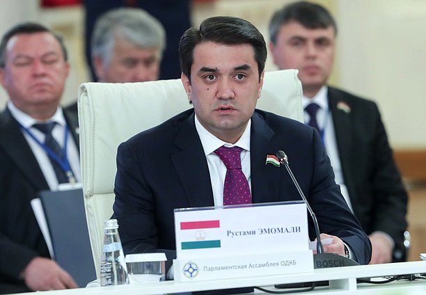 Председатель Маджлиси милли Маджлиси Оли Республики Таджикистан Рустами Эмомали