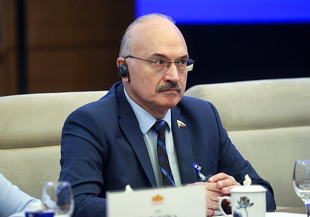 Председатель Комитета по науке и высшему образованию Сергей Кабышев