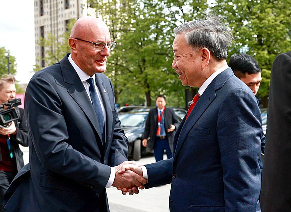 Deputy Prime Minister of the Russian Federation Dmitry Chernyshenko and General Secretary of the Communist Party of Vietnam Central Committee Tô Lâm