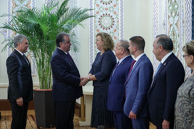 Председатель Государственной Думы Вячеслав Володин и Президент Республики Таджикистан Эмомали Рахмон