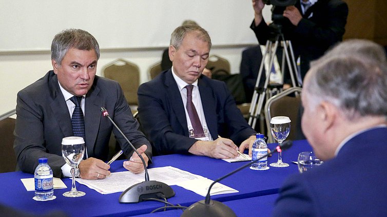 Chairman of the State Duma Viacheslav Volodin and Chairman of the Committee on Issues of the Commonwealth of the Independent States and Contacts with Fellow Countryman Leonid Kalashnikov