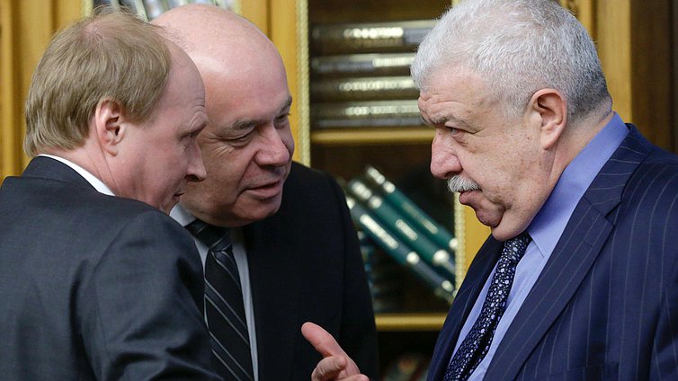 Заседание Межведомственной рабочей группы по организации переноса из Французской Республики и захоронения в часовне в честь Преображения Господня на Братском воинском кладбище в г. Москве праха великого князя Николая Николаевича (младшего) и его супруги великой княгини Анастасии Николаевны.
